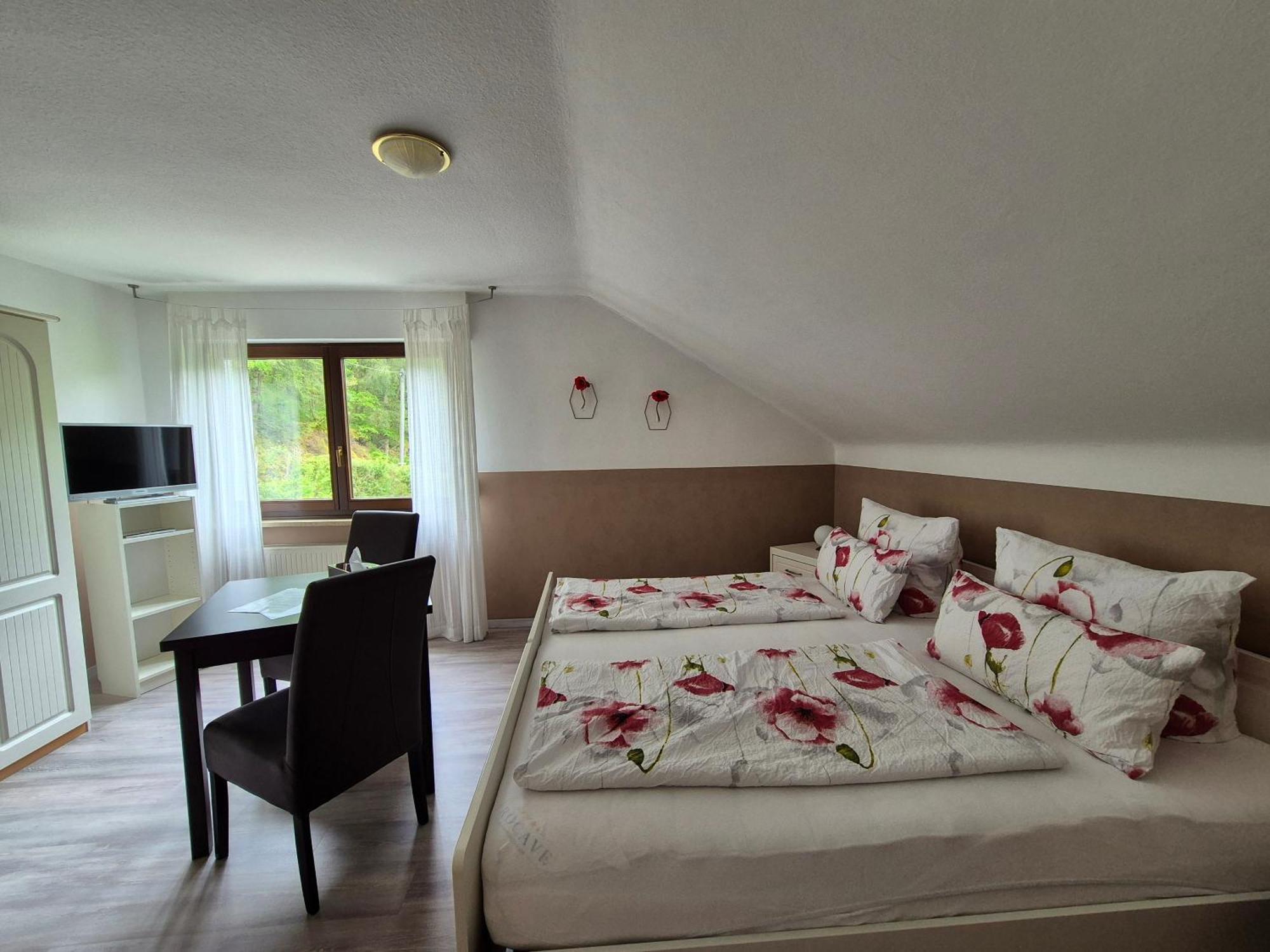 Haus Gruenewald Hotel Zell Buitenkant foto